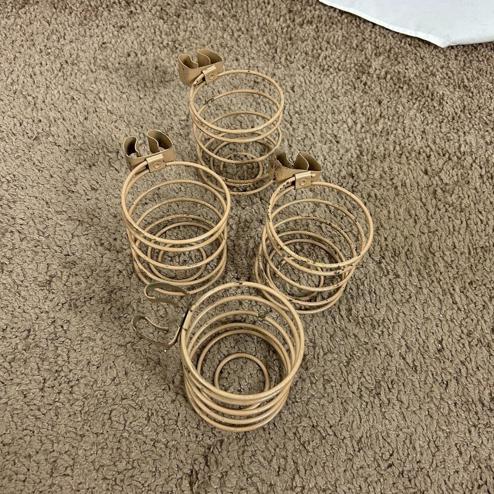 Vintage Set Of 4 Metal Spring Drink Holders Clamp On Lawn Chairs